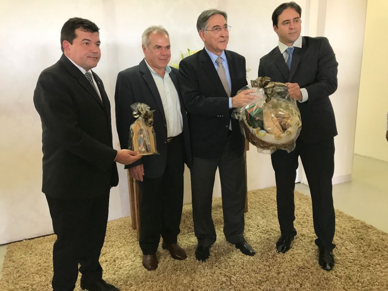 Prefeito de Perdizes Vinícius Barreto e o Diretor Presidente da Bem Brasil João Emílio Rocheto recebem o governador de Minas Fernando Pimentel para visita a Bem Brasil Alimentos.